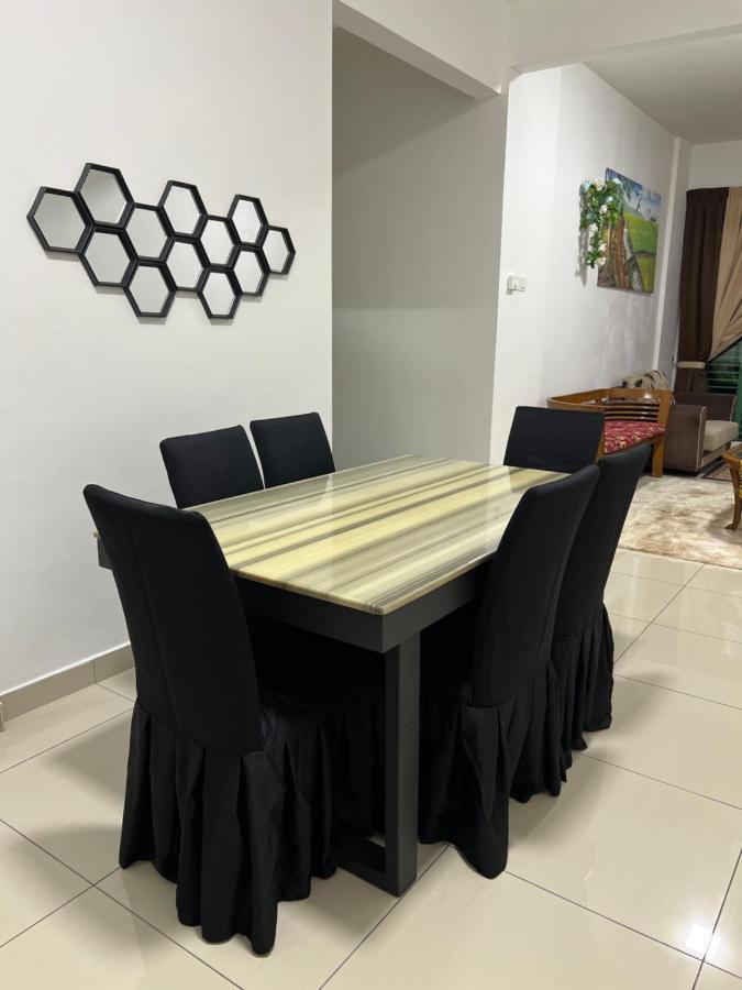 Ilsham Guest House @ Seroja Hills Bbst Sepang Buitenkant foto