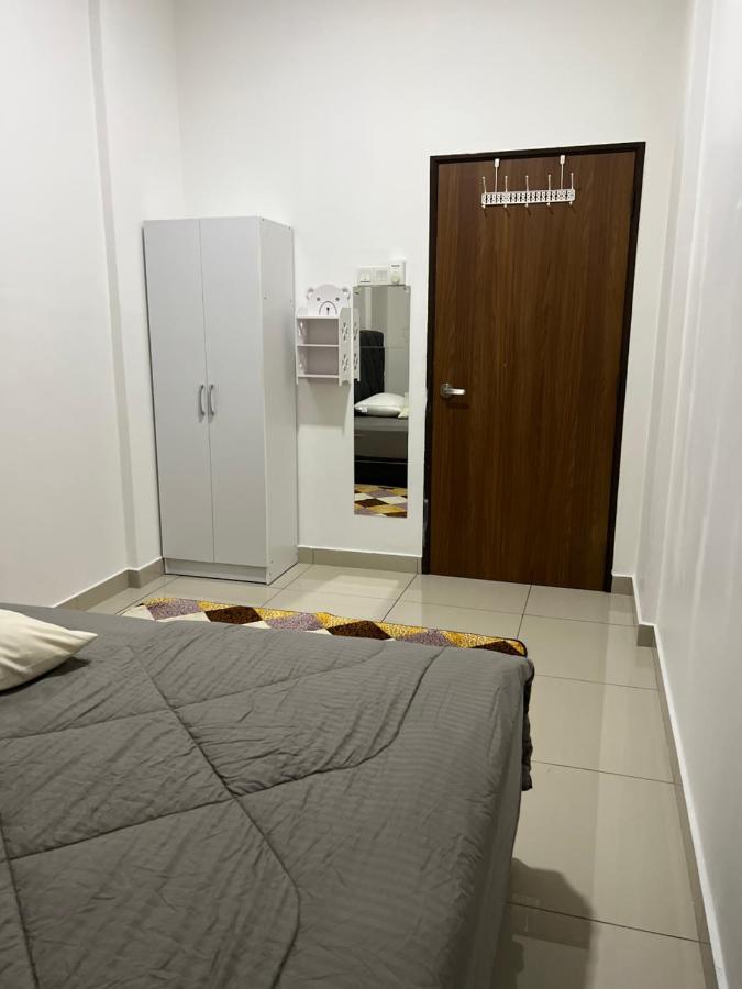 Ilsham Guest House @ Seroja Hills Bbst Sepang Buitenkant foto