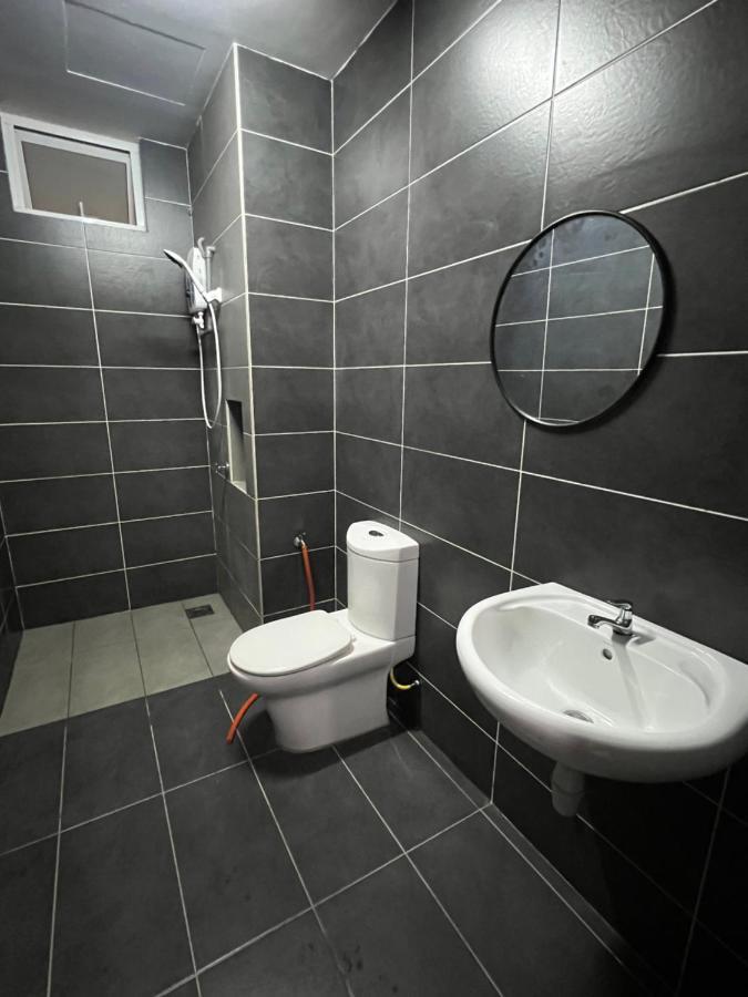 Ilsham Guest House @ Seroja Hills Bbst Sepang Buitenkant foto