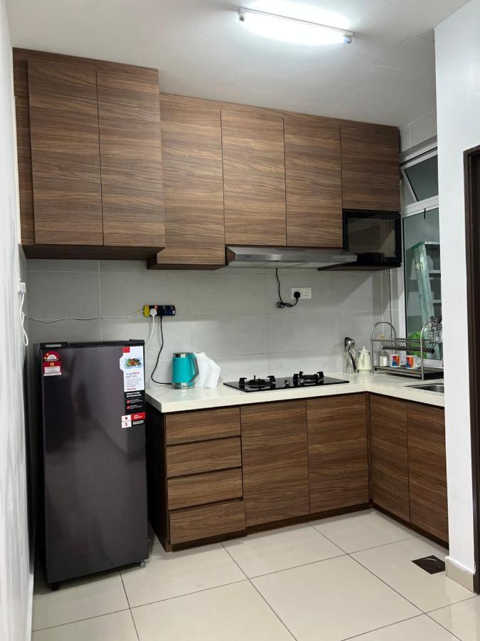 Ilsham Guest House @ Seroja Hills Bbst Sepang Buitenkant foto