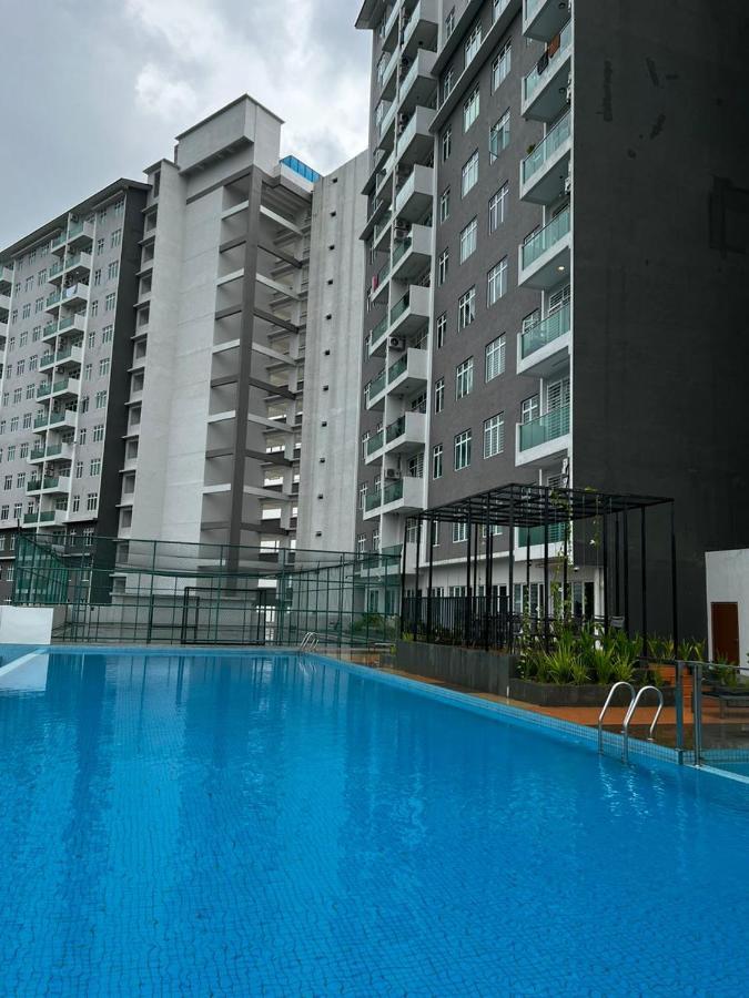 Ilsham Guest House @ Seroja Hills Bbst Sepang Buitenkant foto