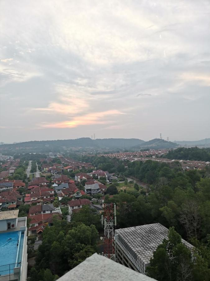 Ilsham Guest House @ Seroja Hills Bbst Sepang Buitenkant foto
